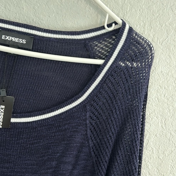 Netted sleeve light weight top - Picture 5 of 7